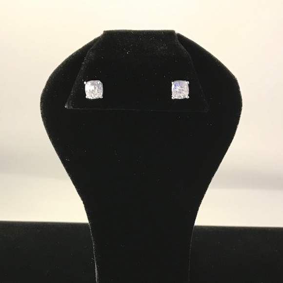 1ct Cushion Cut Solitaire Studs - Picture 12 of 17